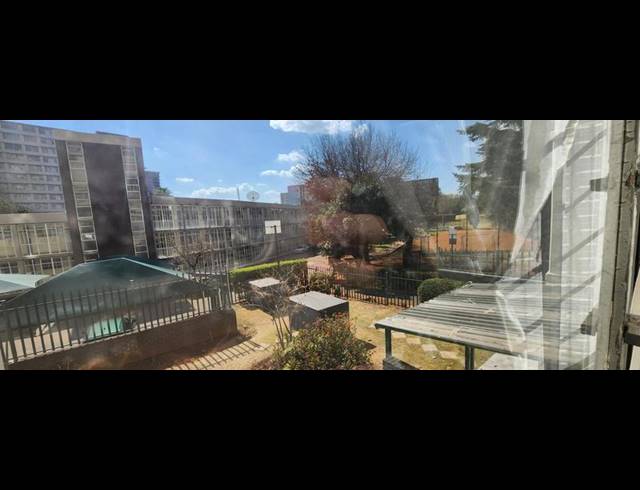 1 BEDROOM APARTMENT FOR SALE IN BEDFORD GARDENS